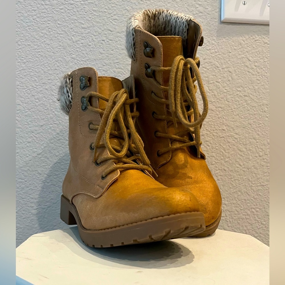 Women’s Hiking/combat boot